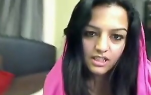 Pakistani chubby milf fucktoys her pussy and teasing on cam