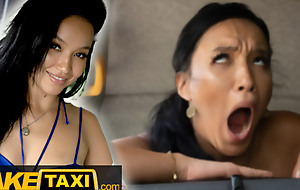 Enactment Taxi - Bikini Babe Asia Vargas strips in the fro of the cab all round the driver's delight