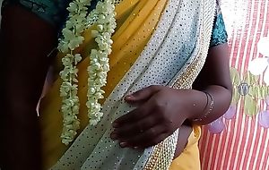 Indian hot cookie removing saree