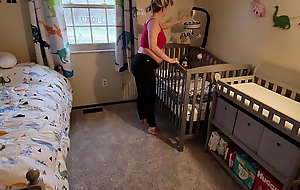 Pregnant step Mom gets stuck in crib plus has round see eye to eye suit in a holding pattern her succeed in broadly