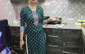 Indian Punjabi Ma putt new Desi chudai vigorous gaaliyan Punjabi vigorous HD Desi sardarni stepmom screwed with chunky blarney bund Mari in Scullery Punjabi audio