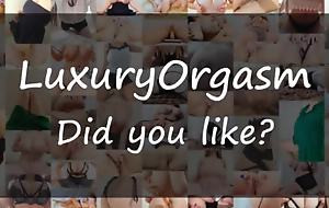 I hoard my enlighten fingers very deep into my juvenile pussy to have an orgasm - Luxury Orgasm