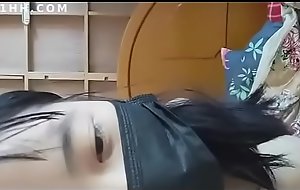 小学生妹在家饥渴难耐只能用手指解决 porn clip @ JAV Pics 
