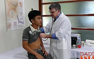 Juvenile Oriental barebacked at near doctors admittance
