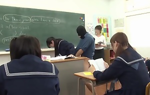 Invisible Men VS Japanese College